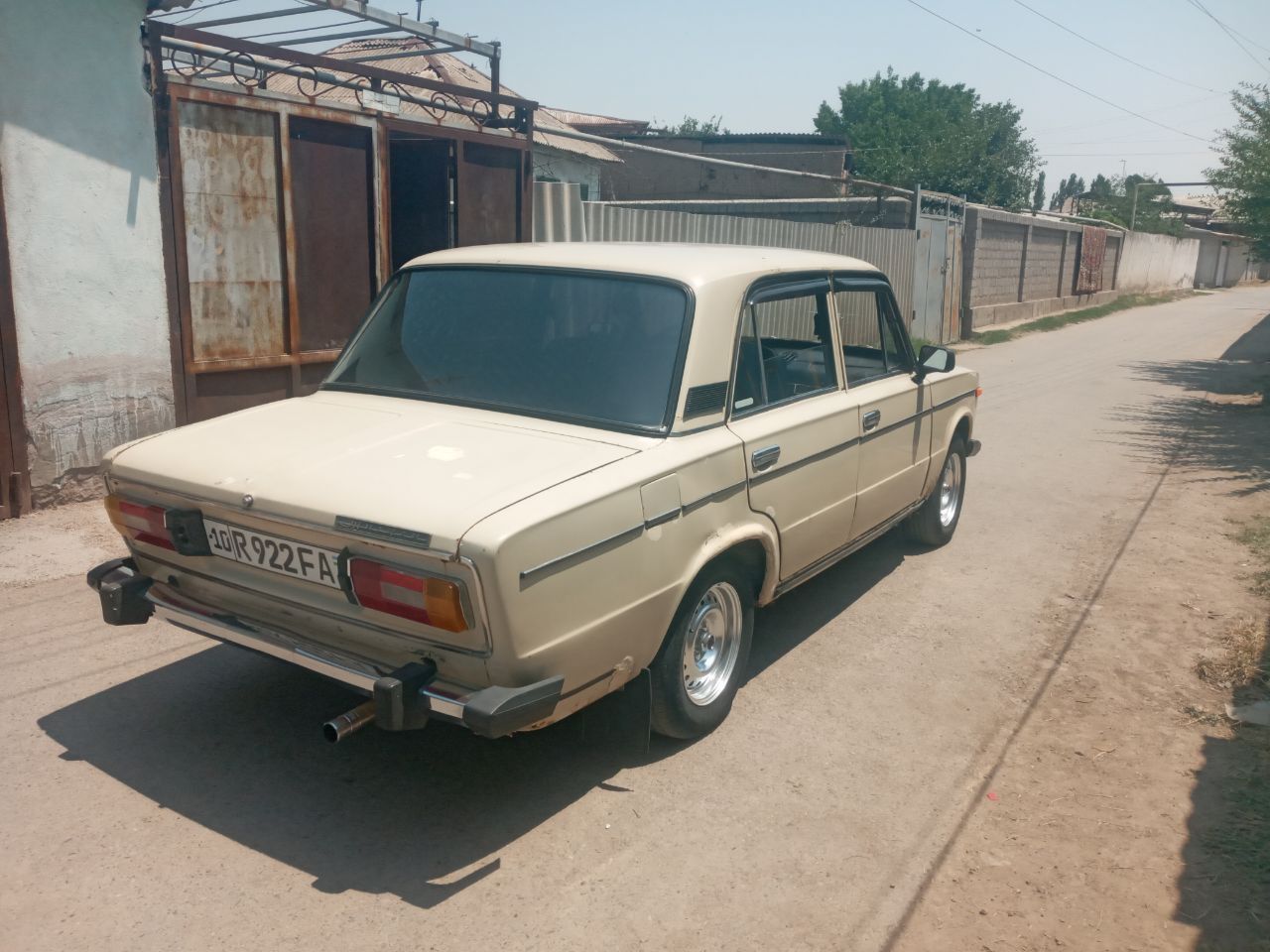 Vaz 21061 sotiladi nurafshon