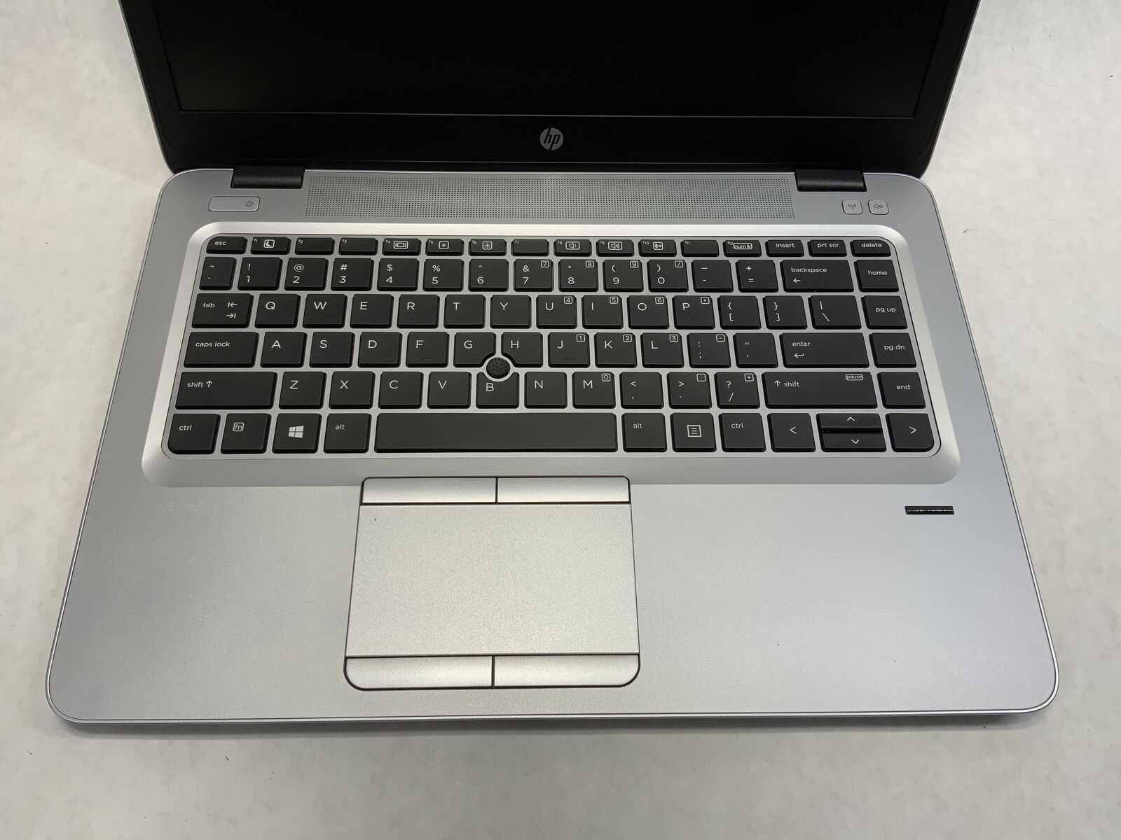 Лаптоп HP 745 G4 A10-8700B 8GB 256GB SSD AMD R6 Graphics с Windows 10