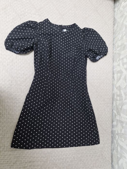 Продам все платья за 5000