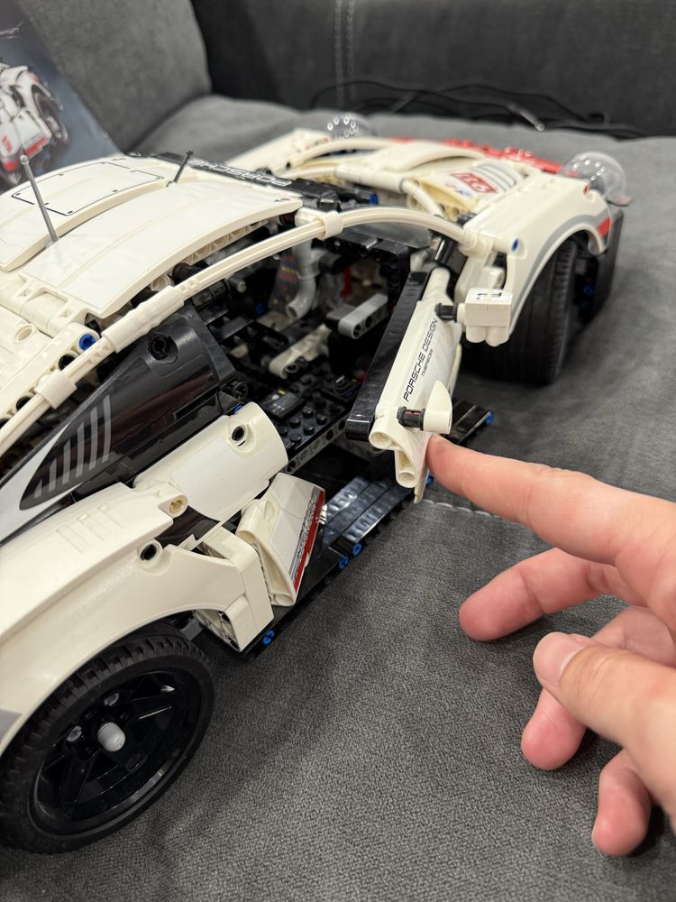 ОРИГИНАЛНО Lego Technic Porsche 911 RSR (42096)