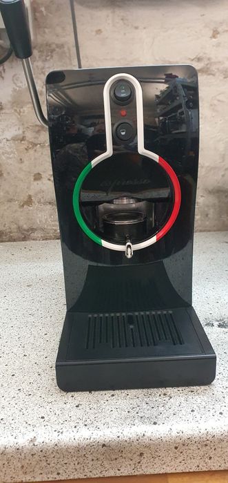 Продава се кафемашина на марка GRIMAC Модел TUBE