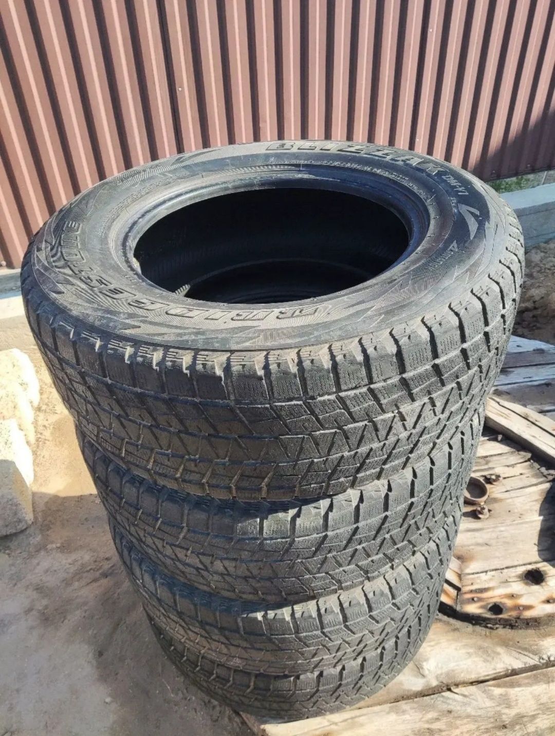 Зимняя резина липучка Bridgestone Blizzak 265/65 R17