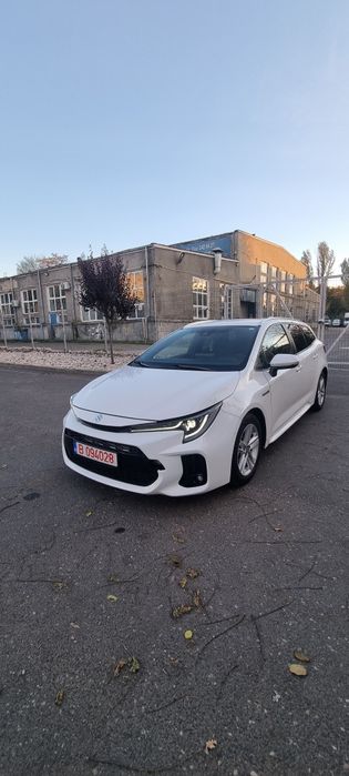SUZUKI SWACE 2022  (platforma toyota corolla touring sports )