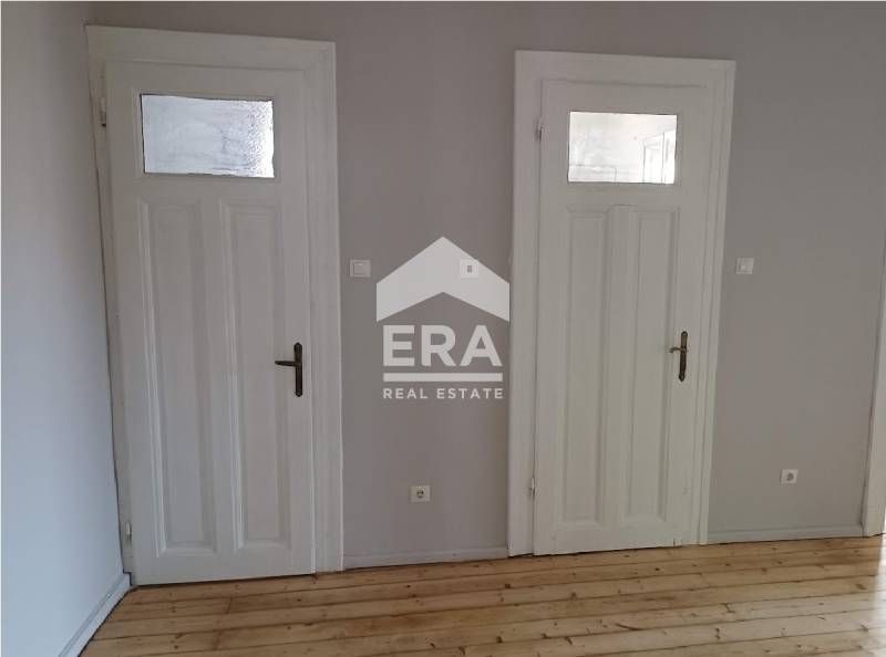 ЕРА Фаворит предлага един прекрасен и обновен апартамент на ул. Оборищ