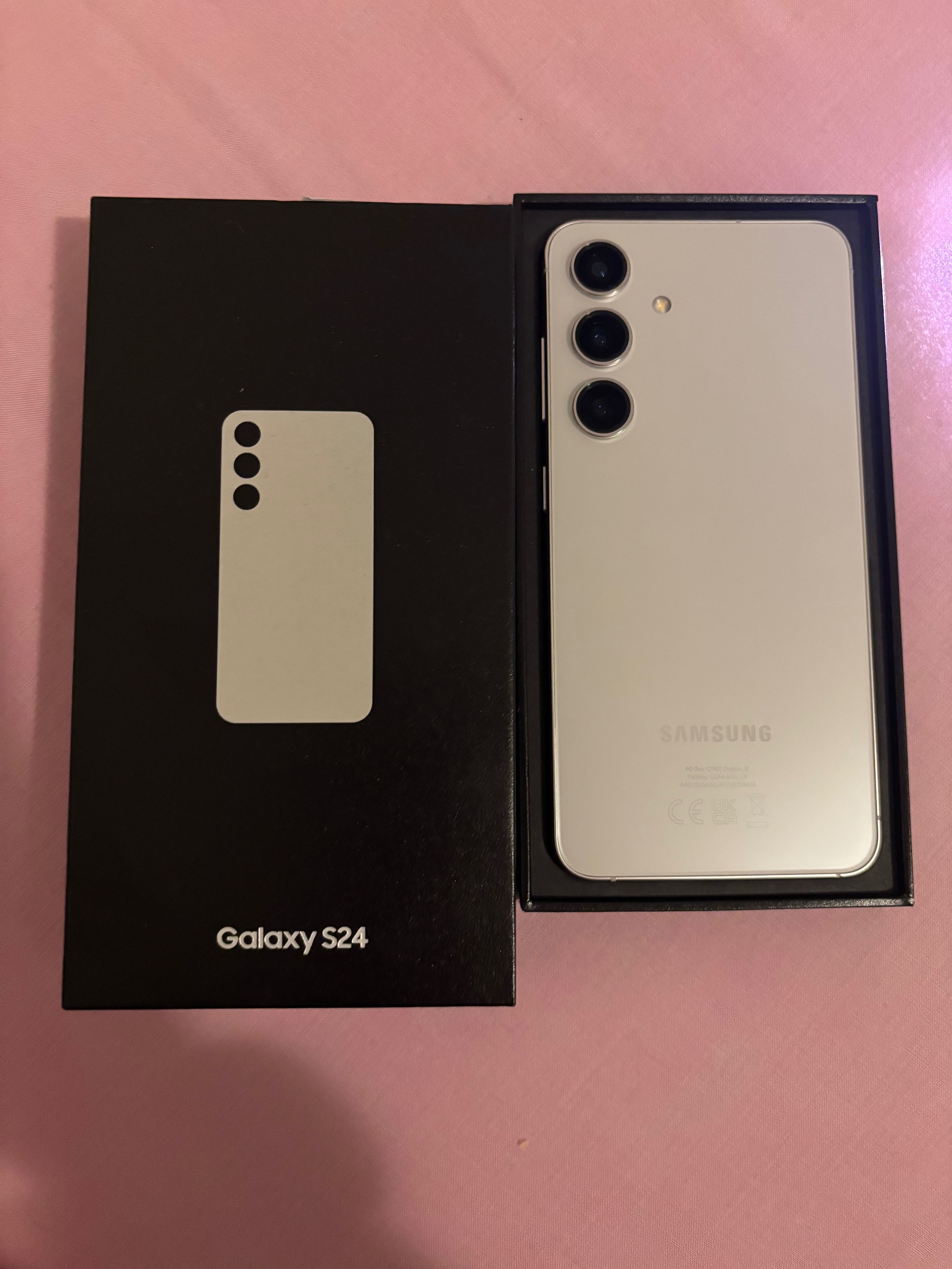 Samsung Galaxy S24 128GB и Samsung Watch FE