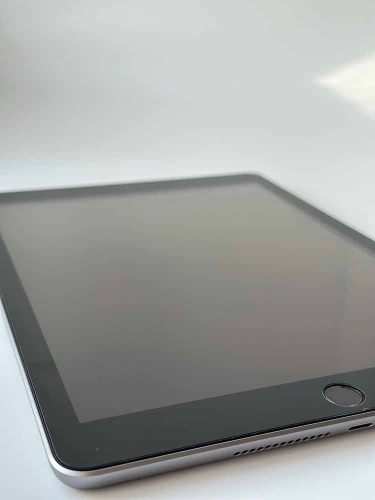 iPad 5/32 Gb в отличном состоянии!