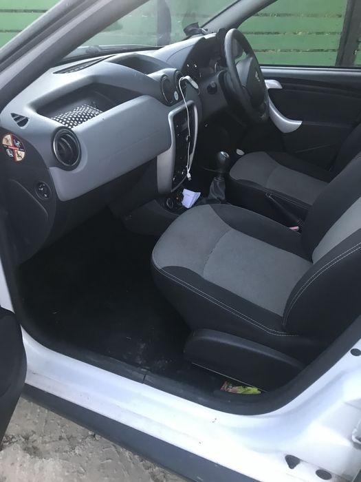 Dacia duster volan dreapta