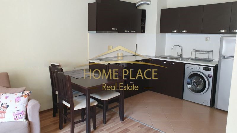 Дава се под наем Двустаен апартамент в Варна, Левски - 69 кв.м за 612 € - Снимка #1