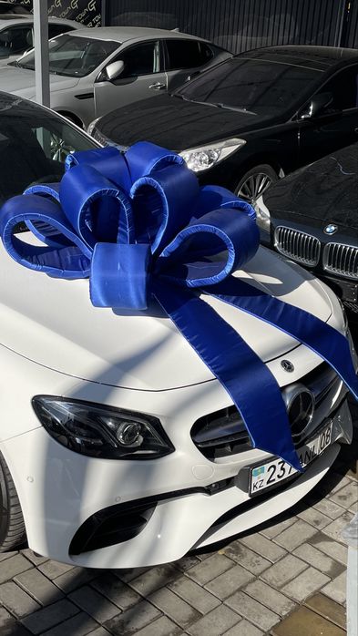 Подарочный бантик для автомобиля