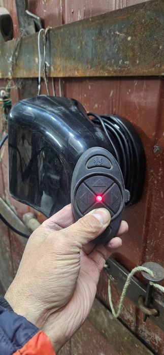 Фара прожектор на магните для поиска людей домов в ночное время