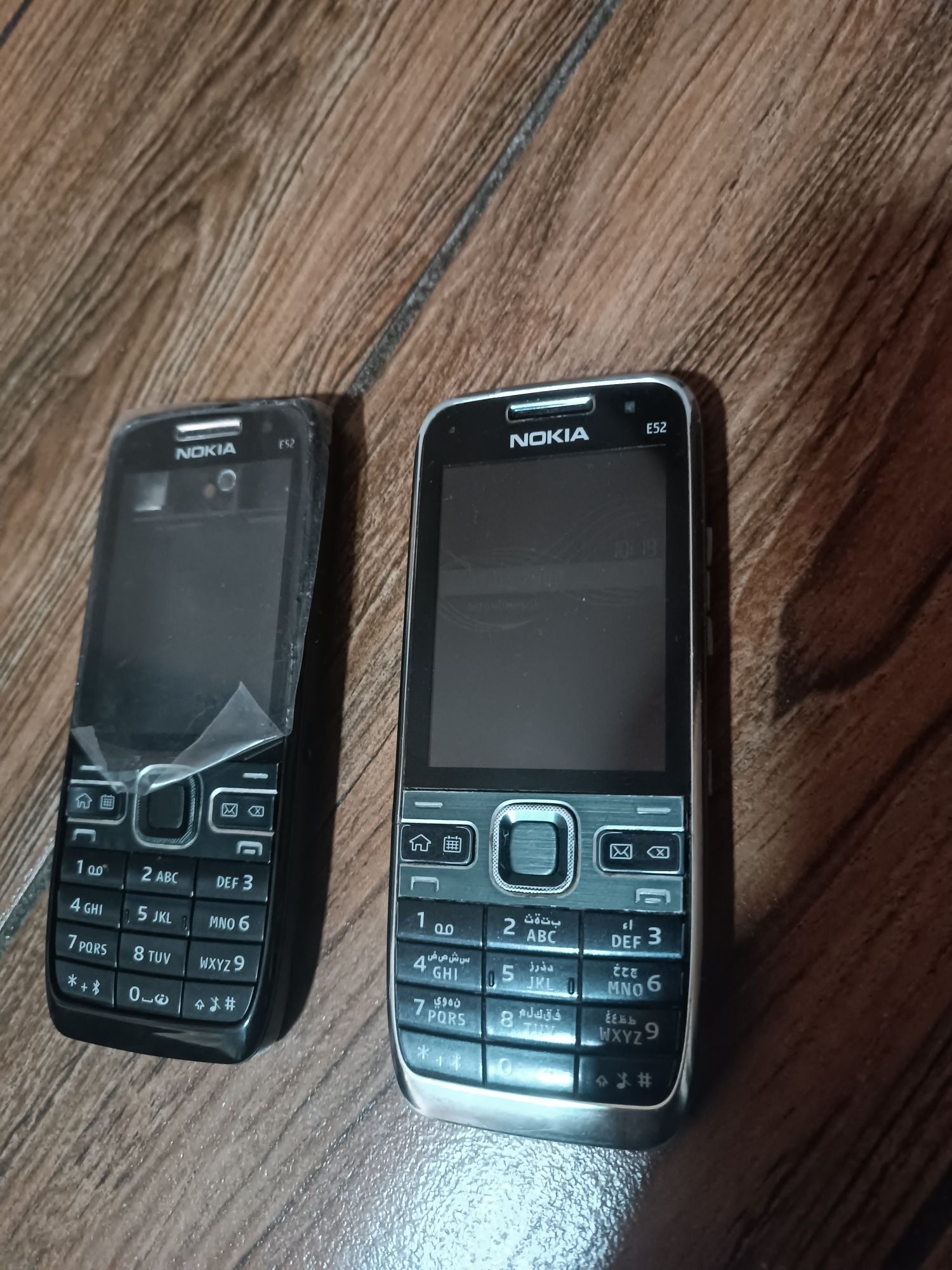 Nokia E52 original + korpus