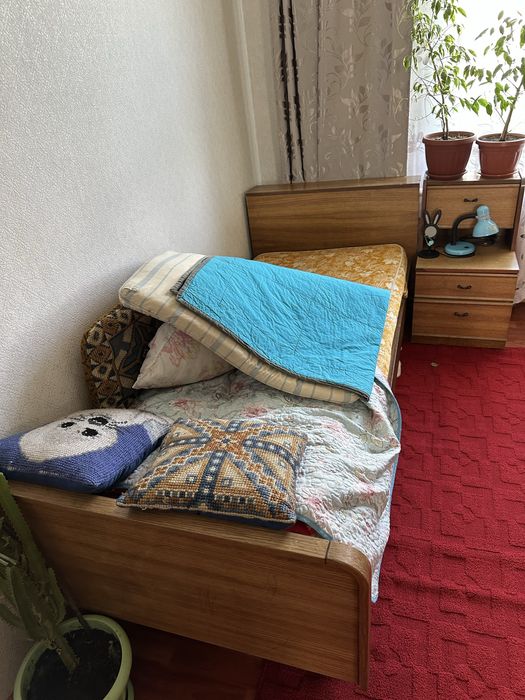 Продам кровать + матрас + тумбочка