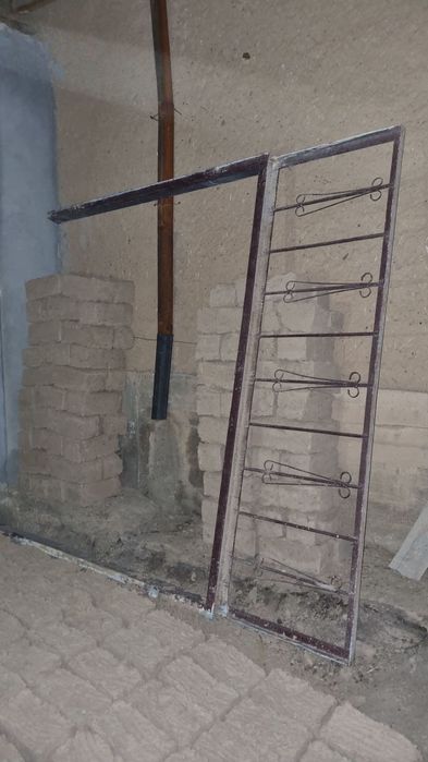 Trmir darvoza qalin listdan yasalgan