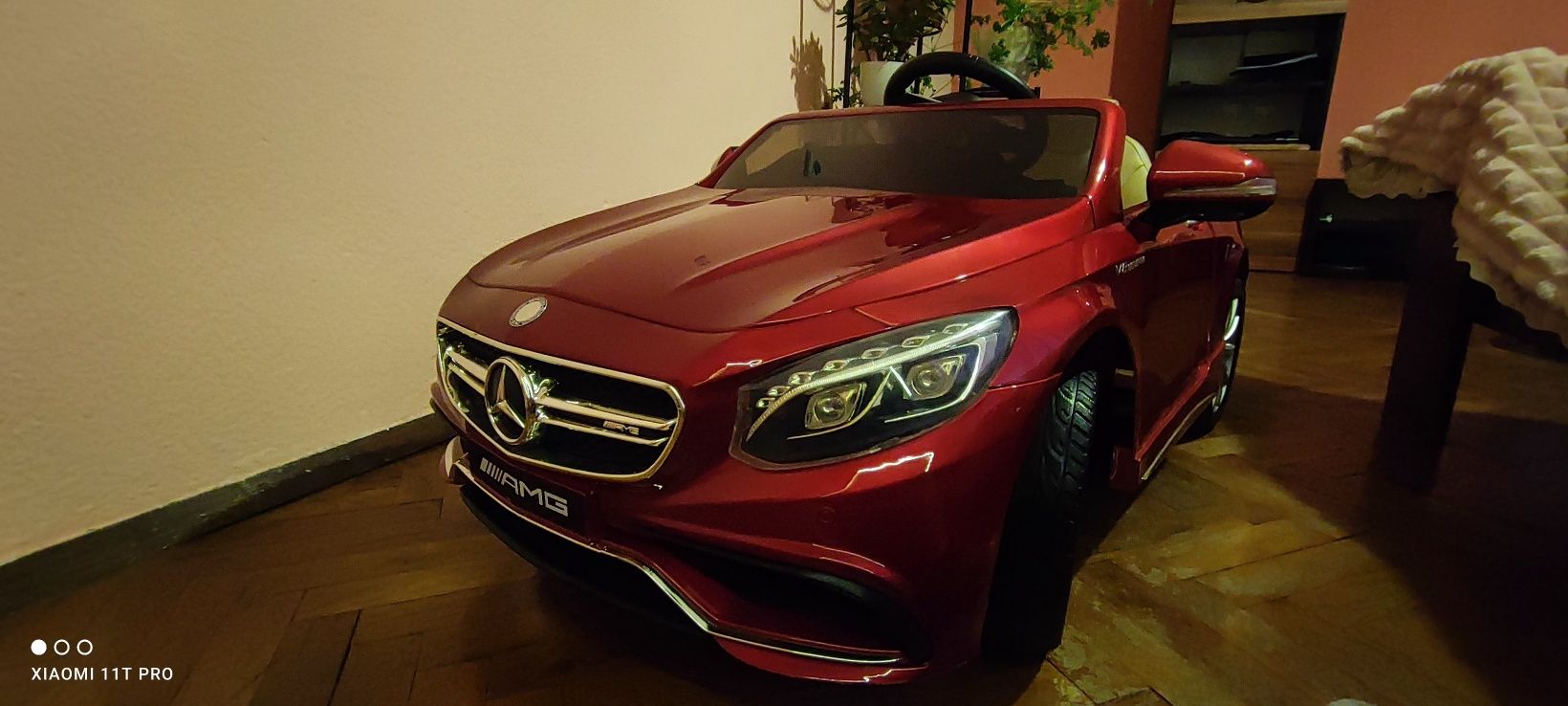 Детска акумулаторна кола Mercedes AMG