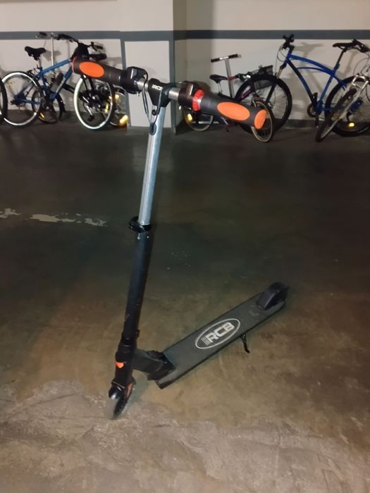 RCB R15 Kid Electric Scooter