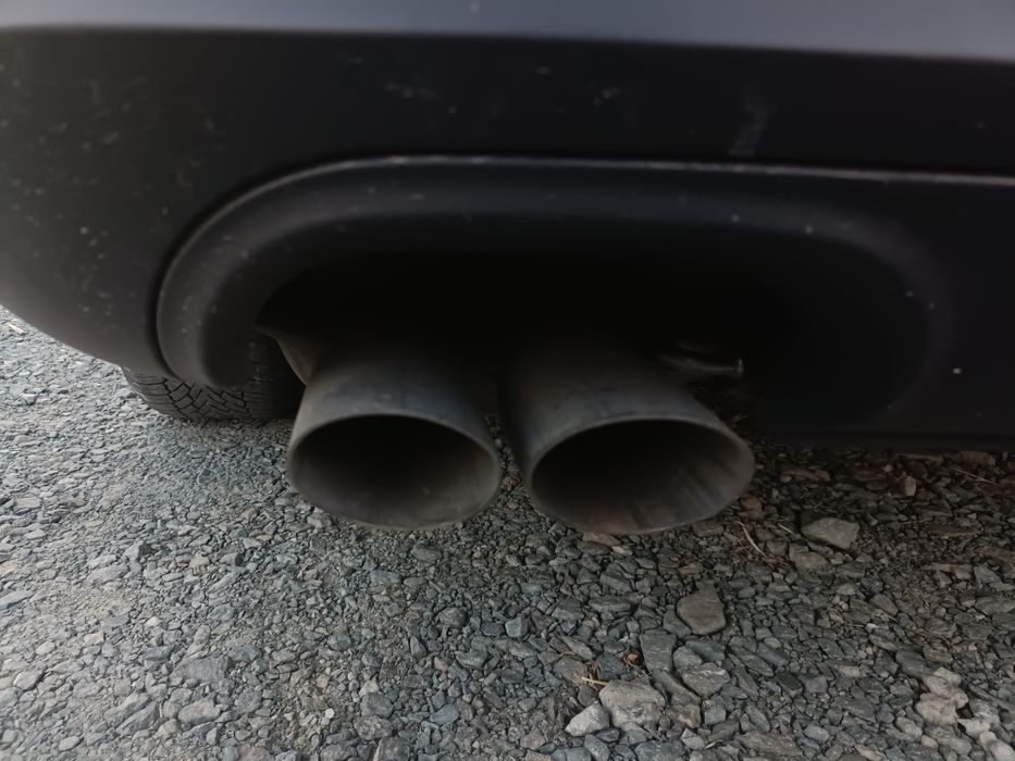 Vând VW Passat B6 break 
An 2008 
Motor 2.0 TDI 136cp (CBAA) 
Cutie ma