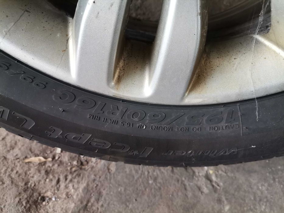 4броя Зимни Гуми 195/60/16 Hankook