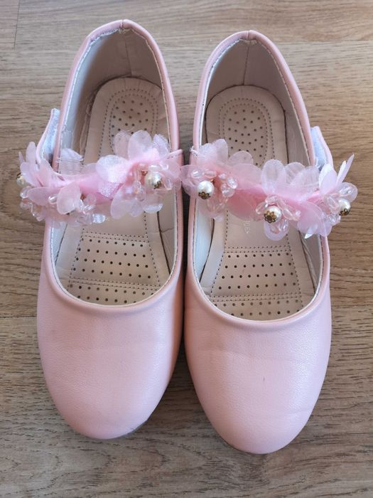 обувки и сандали- 31,32,33,34 номер