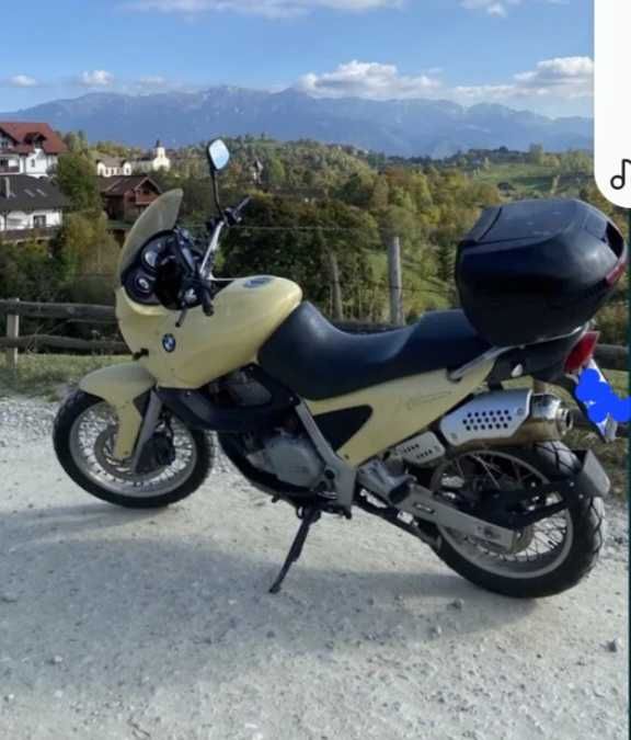 Vând motocicleta BMW F650