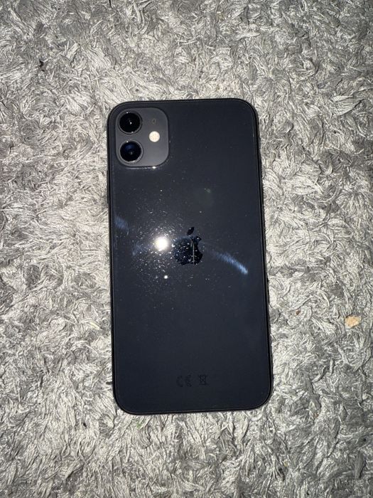 Продам айфон 11