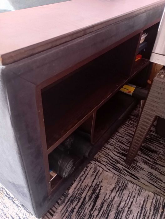 Ъглов диван в много добро състояние-250/158см -350 лв