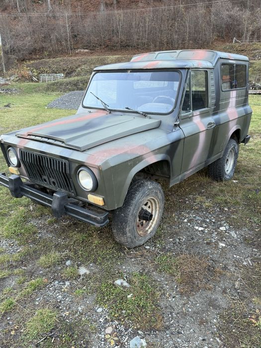 Vand ARO 243 fara cutie si motor