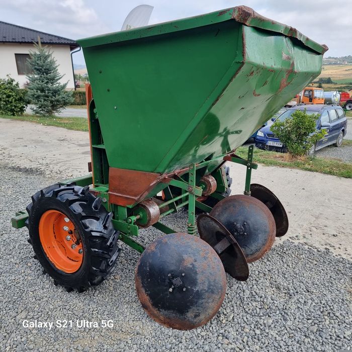 Semănătoare cartofi 2 randuri