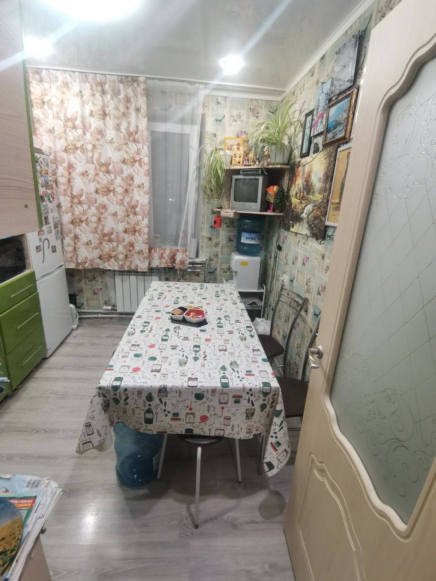 Продаётся 4-х ком кв-ра. Мкр Голубые Пруды дом 6