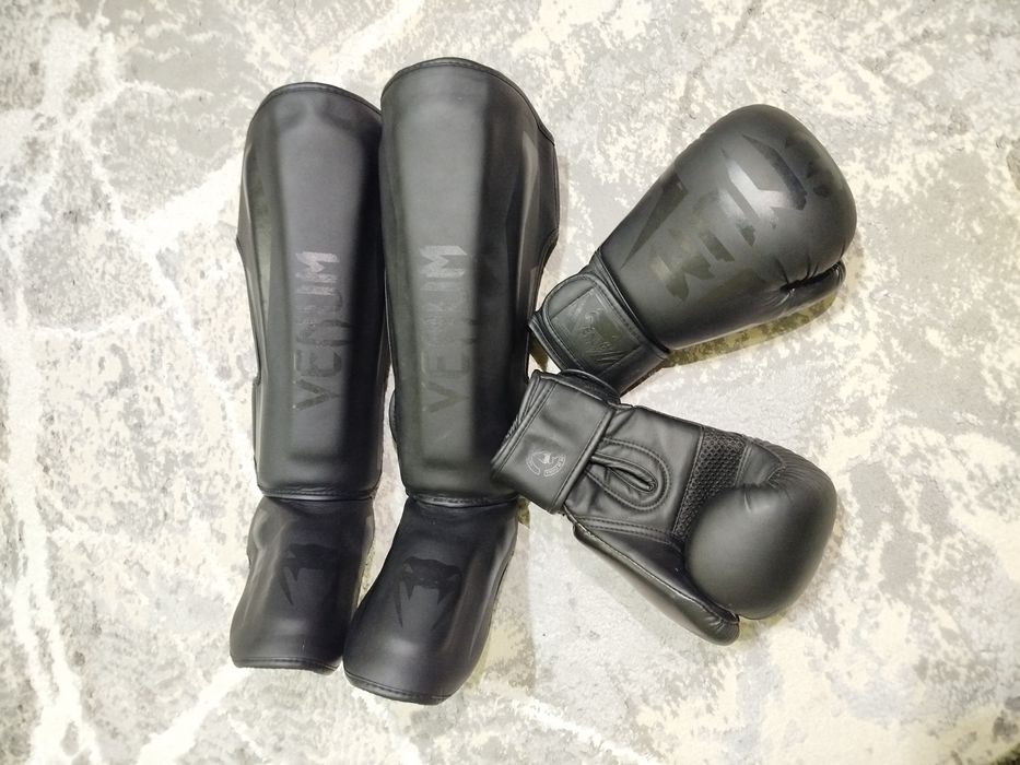 Продам комплект футы, перчатки,лапы