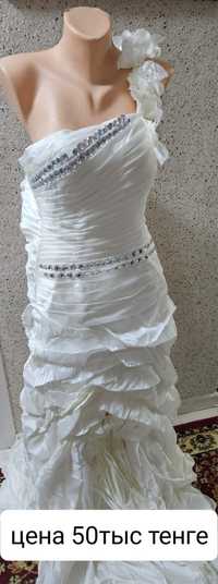 Продам  свадебные платья