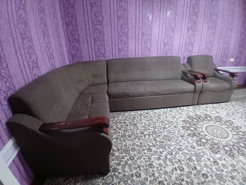 Divan kreslo bilan parta