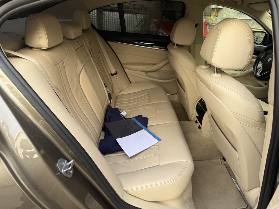 BMW 520/head up/distronic/unghi mort/lane assist/asistenta volan