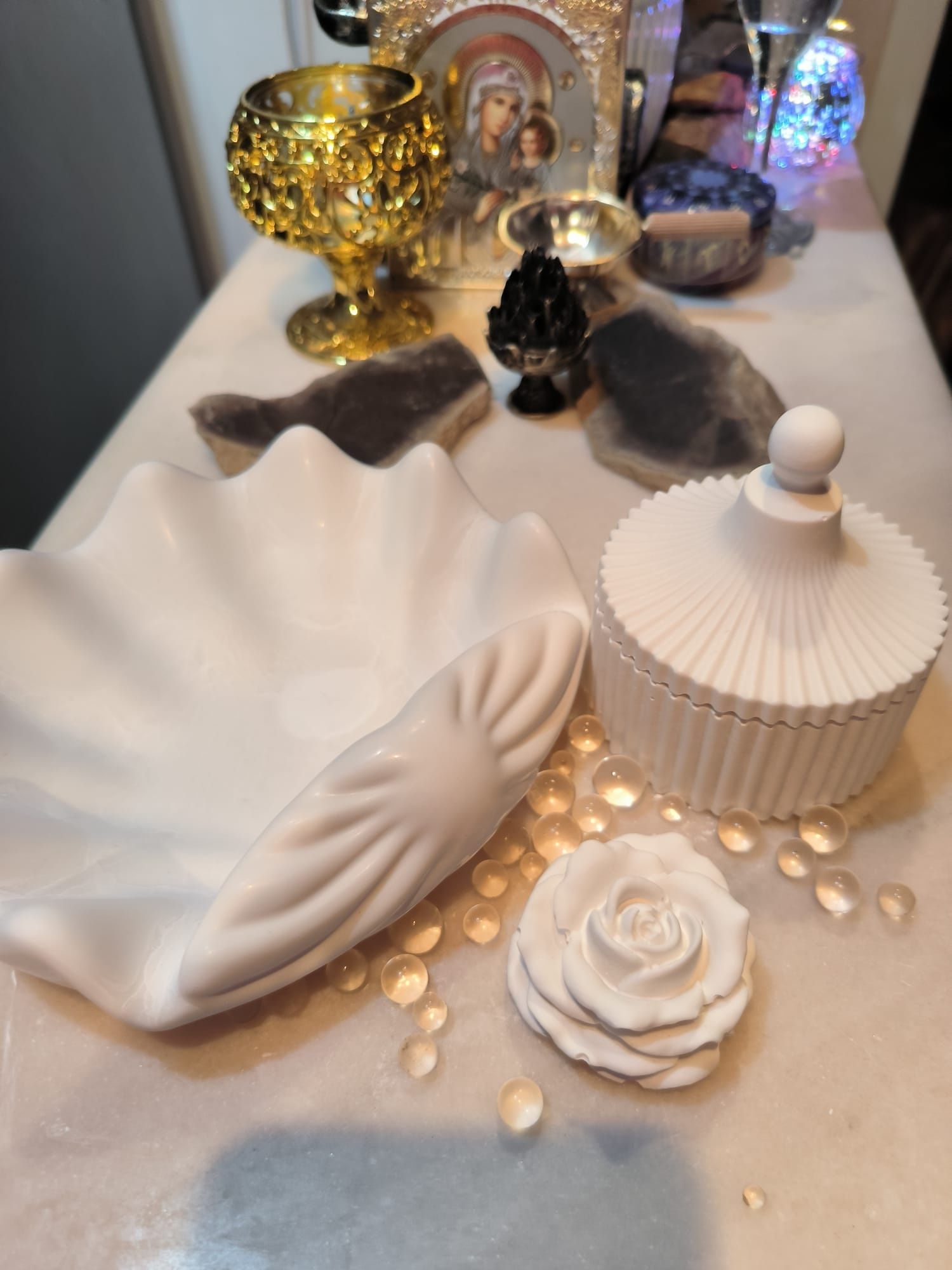 Hand made din ceramica alba obiecte