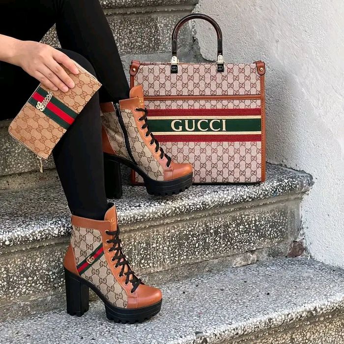 Дамски зимни боти и ботуши с топла вата