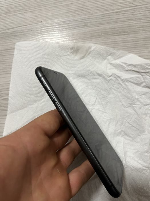 Iphone 11 64gb functioneaza tot inclusiv face id