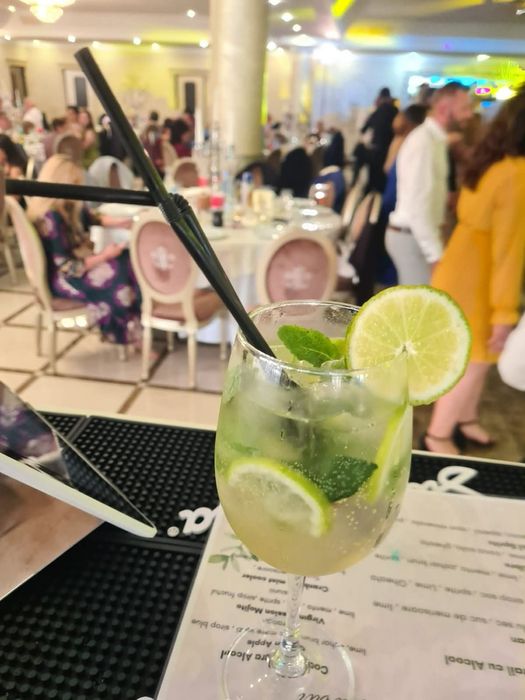 Bar mobil de vanzare , afacere la cheie cu toata logistica necesara