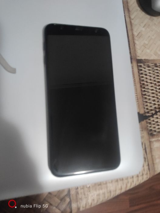 Vând tlf Samsung Galaxy j4+