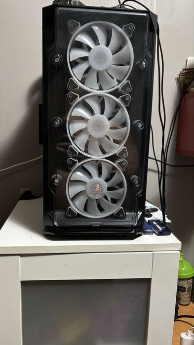 Pc de gaming inca in garantie