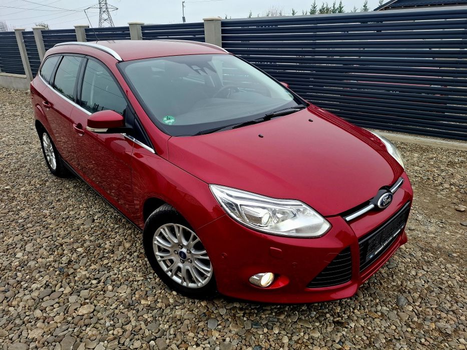 Ford Focus Titanium Xenon ParkAssist Led Sync LineAssist