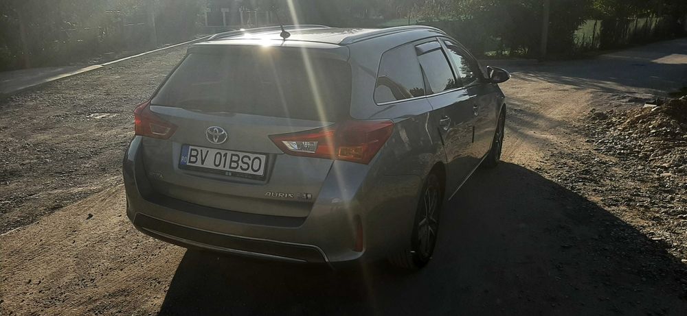 Toyota  Auris  2014  Hybrid