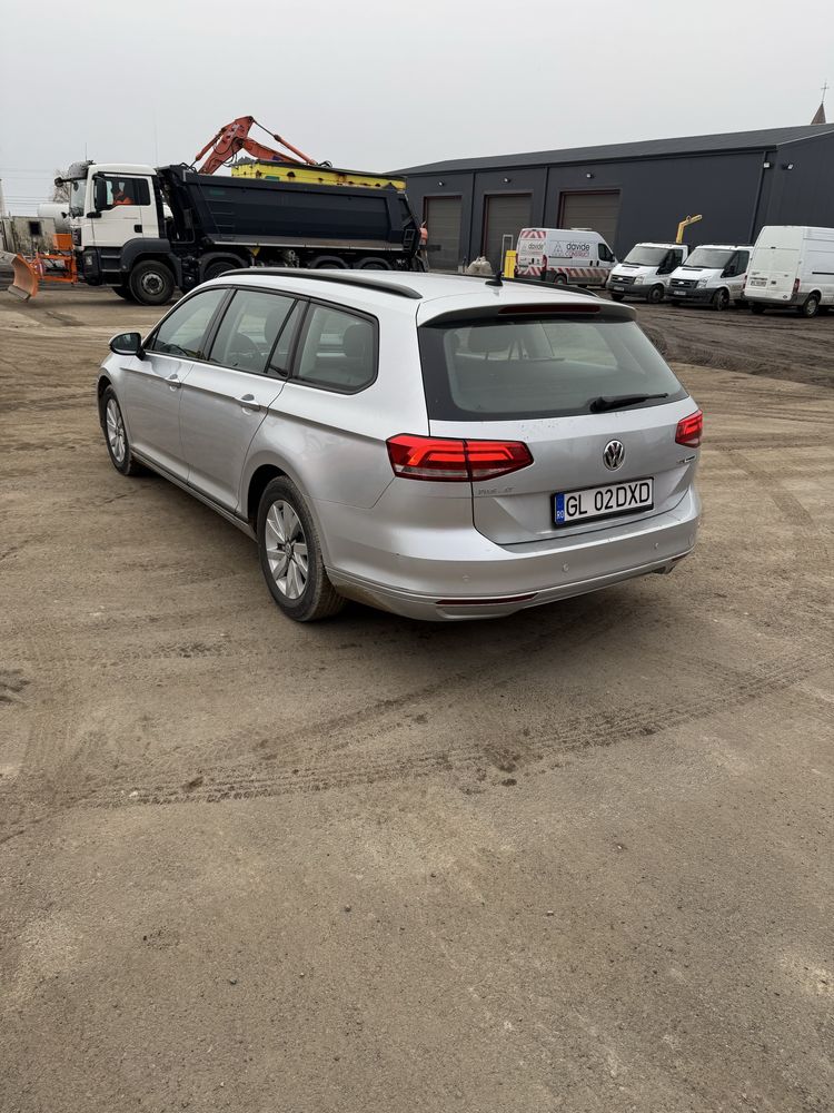 Volkswagen Passat B8 1.6Tdi 120cp distronic/dsg/navi