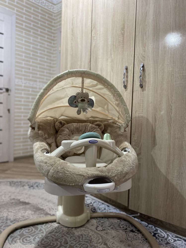 Продается Шезлонг качеля 2в1 фирма Graco!