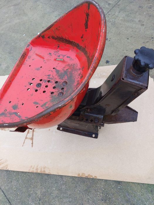 Scaun tractor 650 original