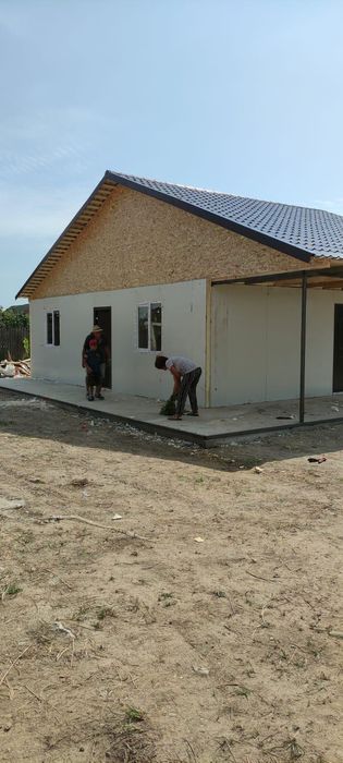 Case Modulare pe structura metalica