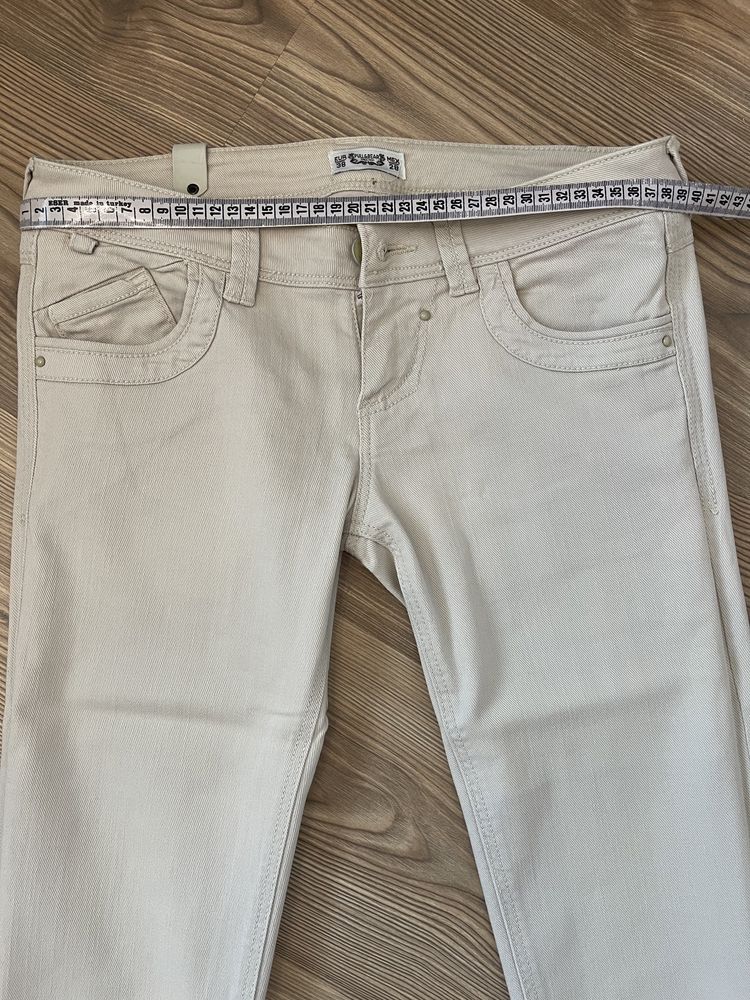 Pantaloni blugi Pull & Bear