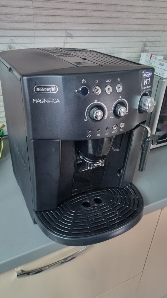 Aparat de cafea DeLonghi