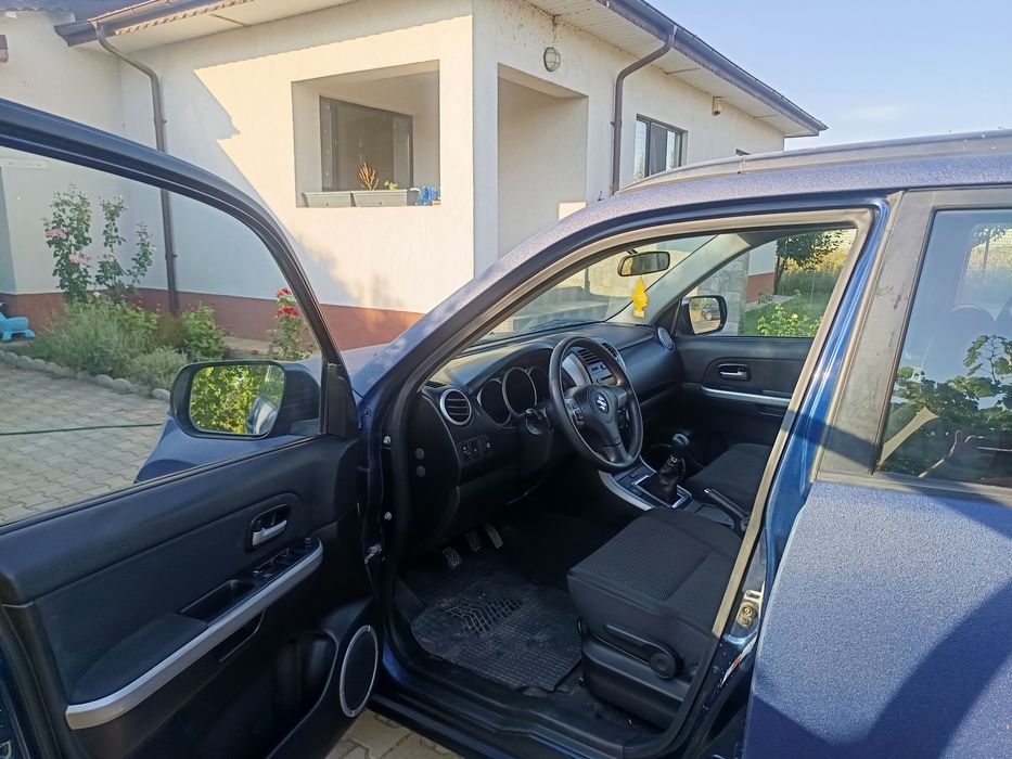 Vând Suzuki grand vitara 2.0 benzina și gaz (gpl)an 2009