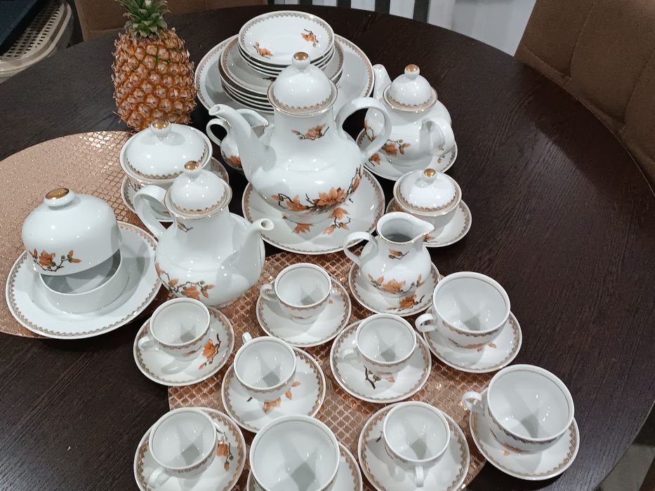 Продам набор посуды Магнолия