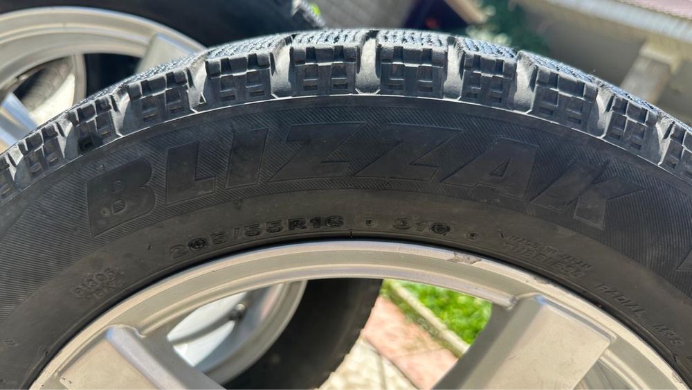 Зимние шины Bridgestone