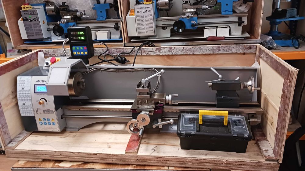 Нов струг.Цифрова индикация на 2 оси. Лесно и приятно  се работи.